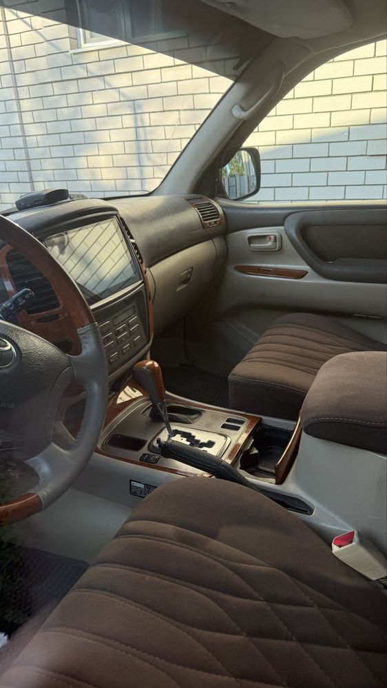 Land Cruiser 100