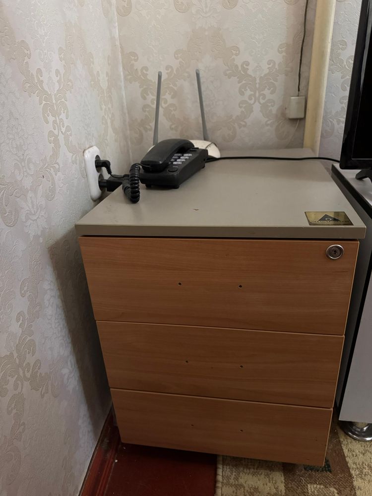 Тумбочка в хорошем качестве срочно
