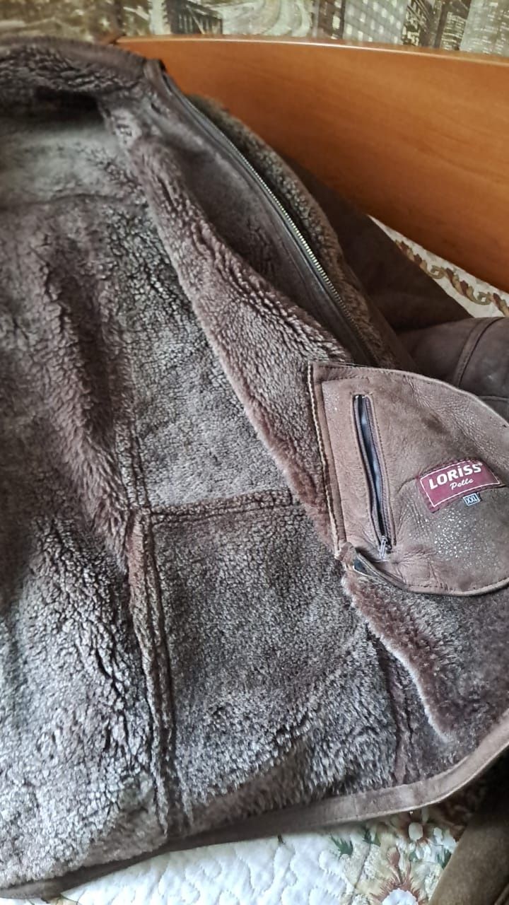 Продам натуральную дублёнку, состояние новой.