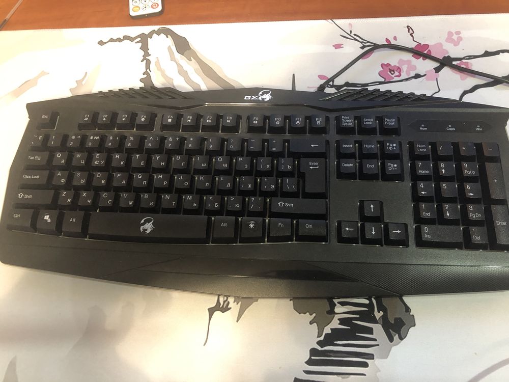 продам игровую клавиатуру