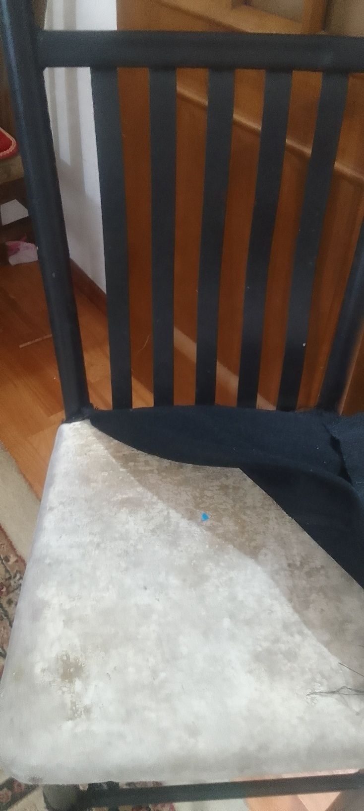Продам железные стулья