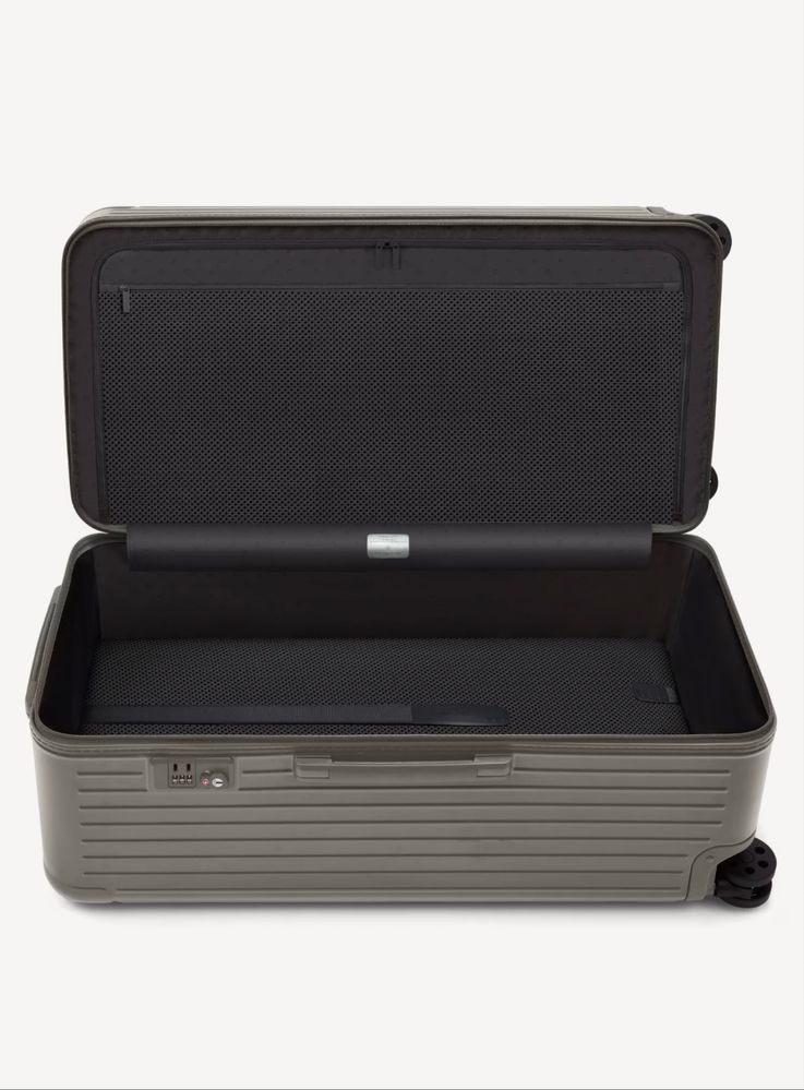 Чемодан RIMOWA trunk plus большого размера серого цвета