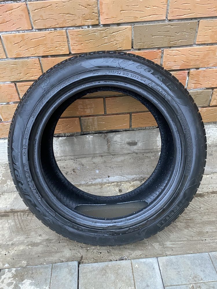 Продам всесезонные шины (резину) R19