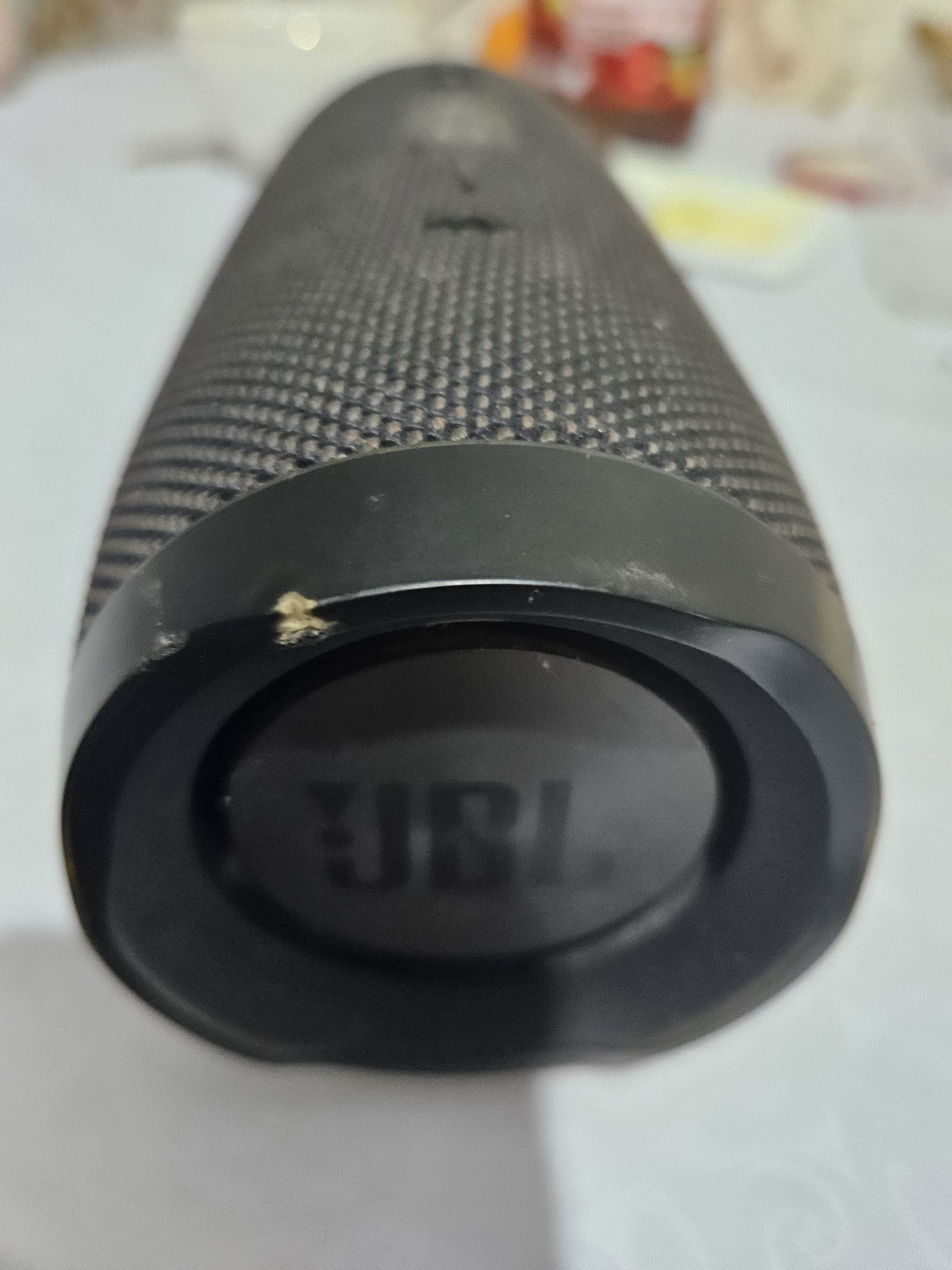 Продам колонку Jbl charge 3 . Звучит громко.  Заряд держит долго