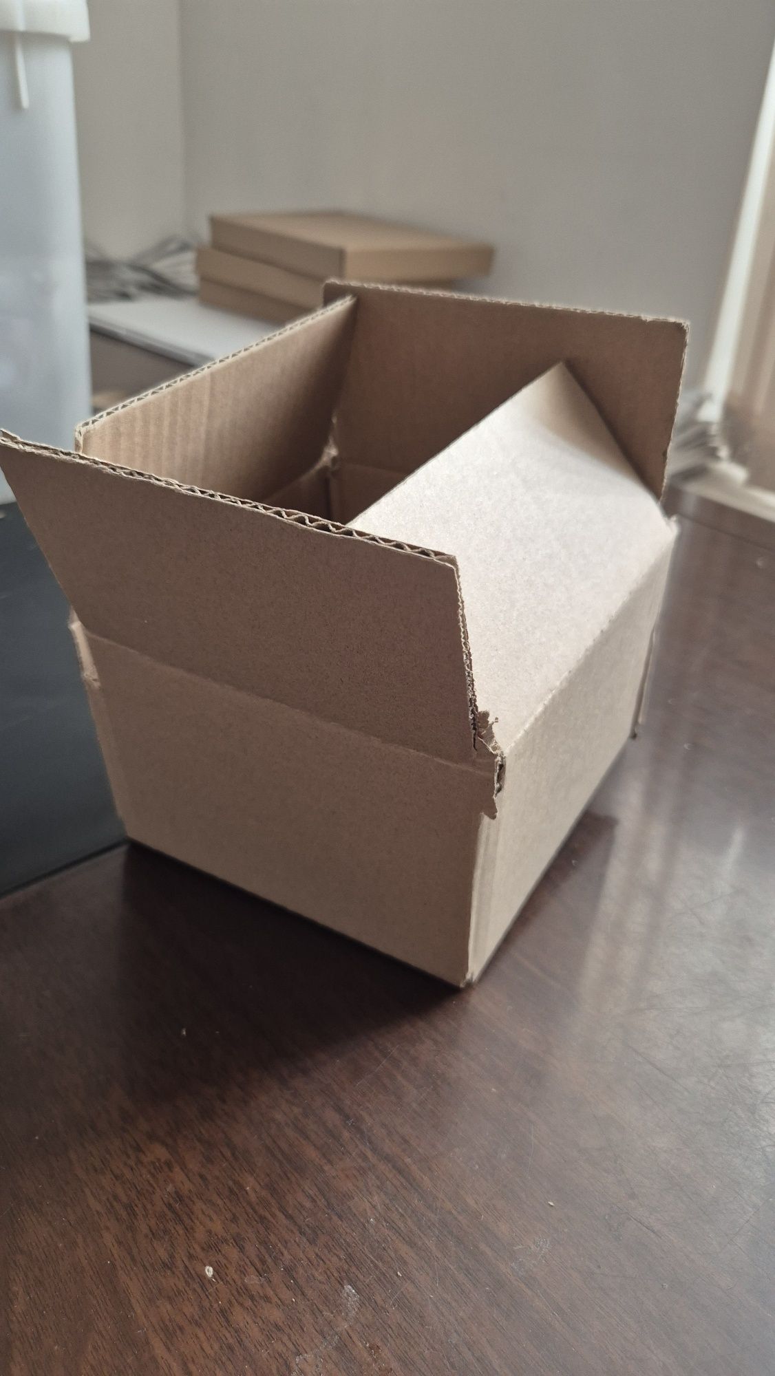 Продам картонные коробки 15x15x10