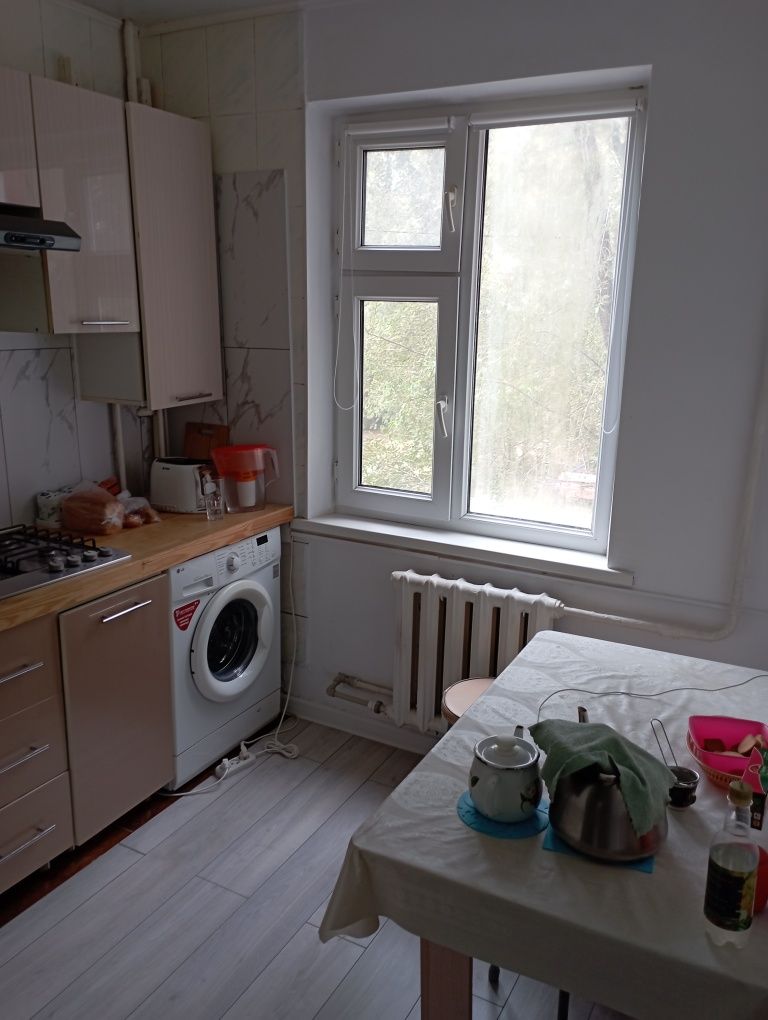 Продается 3 комнатная квартира, обмен на 2 комнатную с вашей доплатой