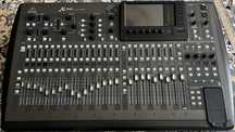 Цифровой микшерный пульт BEHRINGER X32 - EU