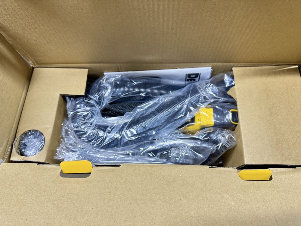 Аккумуляторный пылесос Dewalt DCV501