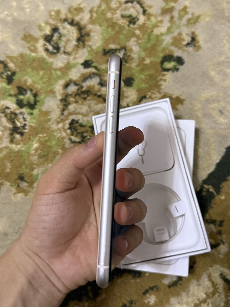 Iphone 11 Белый  128 гб