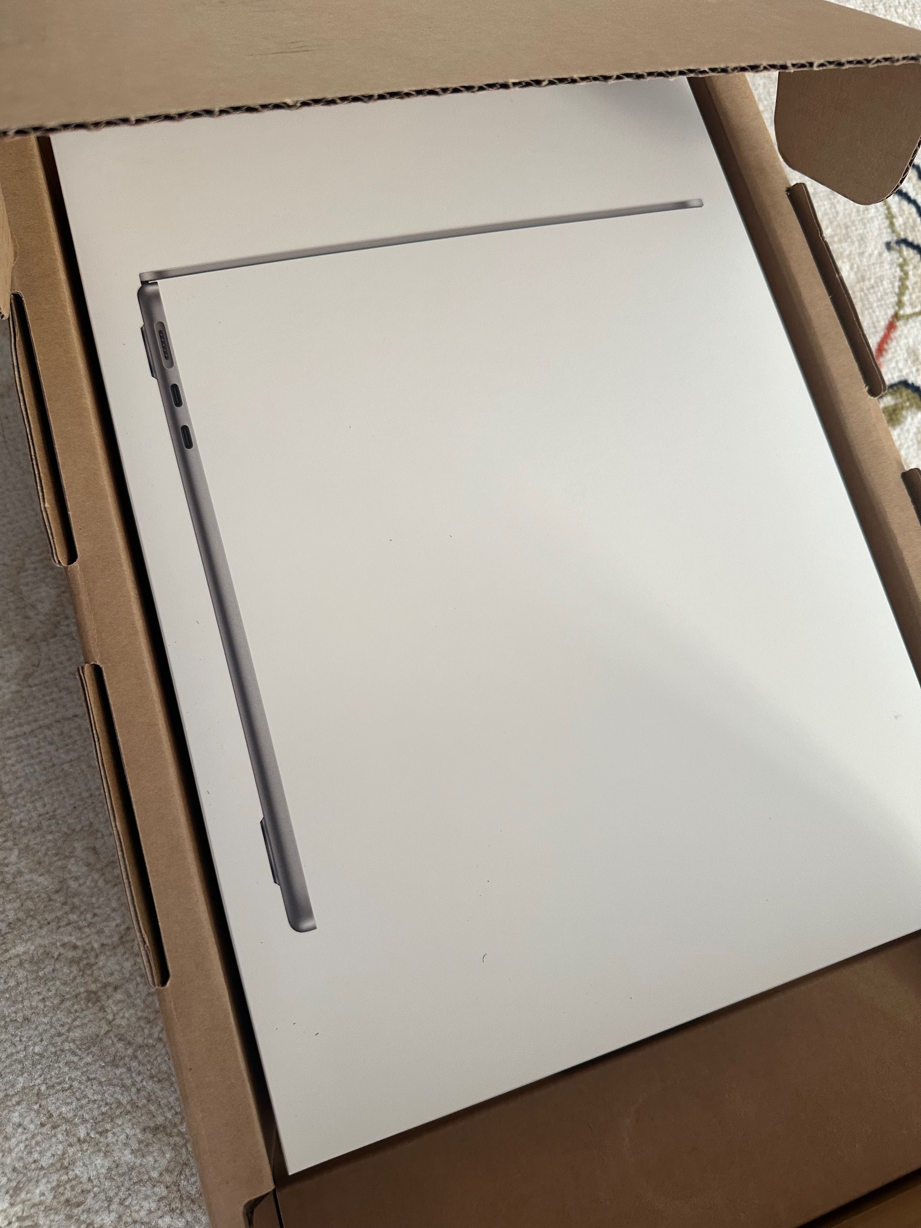 Продам Ноутбук Apple MacBook Air
13/2024/13.6 / 8 Г6/SSD 256 Гб /macoS