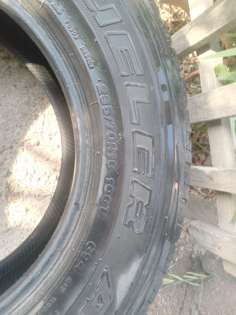 Шины 215-60-R17 продам