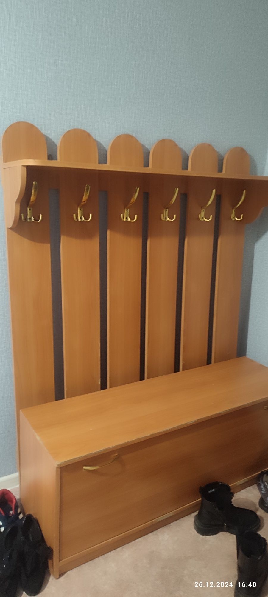Вешалка с комодом