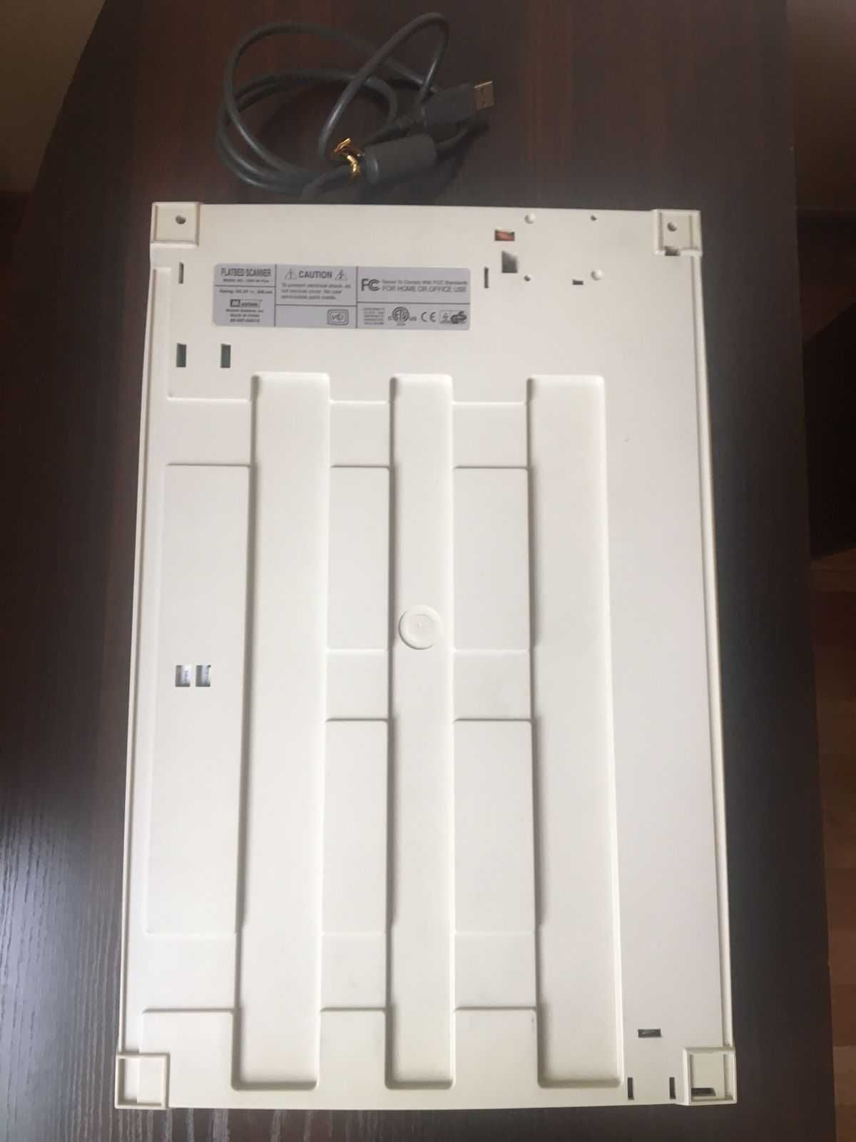 Продам на запчасти сканер MUSTEK 1200 UB PLUS