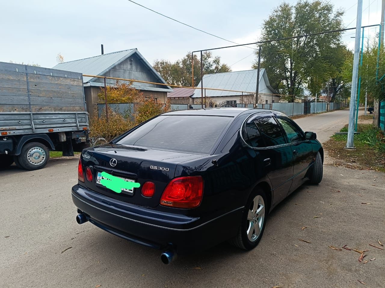 Машина Lexus JS300