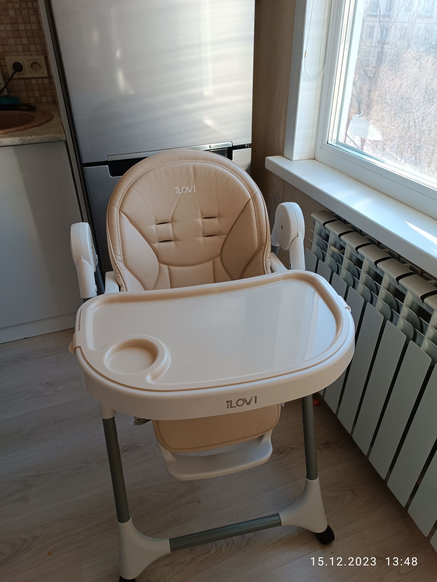 Продам стул для кормления