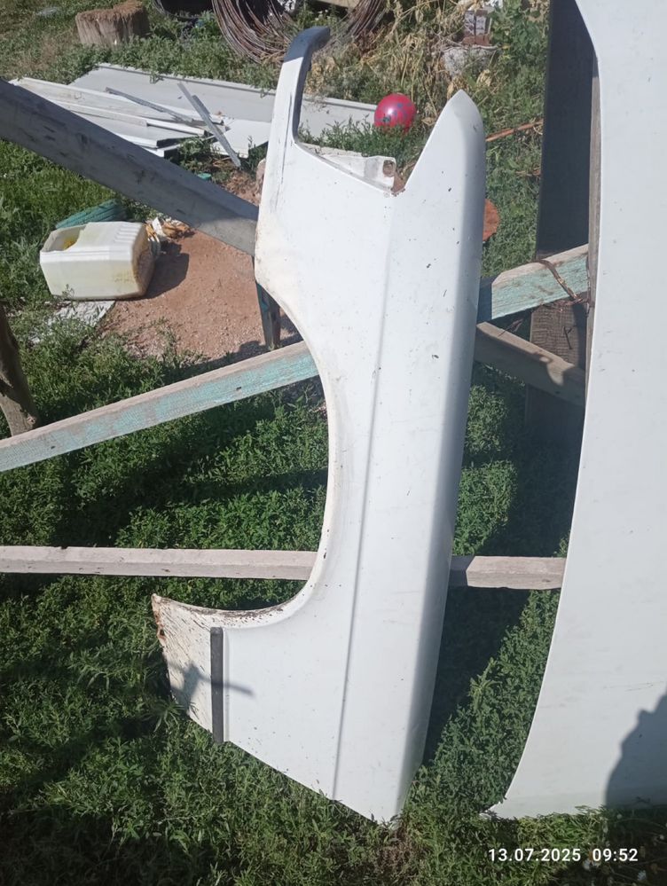 Продам запчасти на Мерседес 190