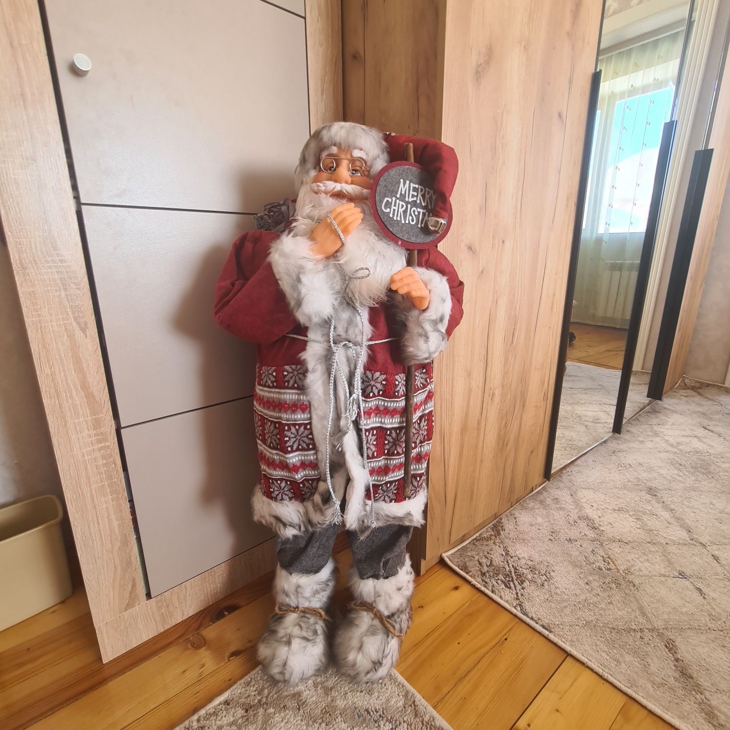 Продам декоративные игрушки
