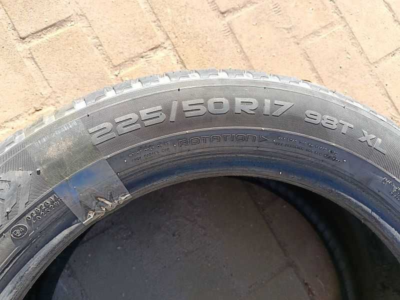 ОДНА шина 225/50 R17 - "Nokian Hakkapeliitta 8" (Россия), шипованная.