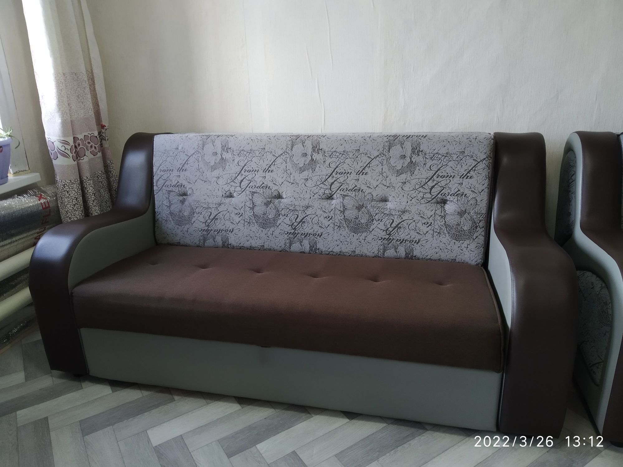 Продам диван тройку