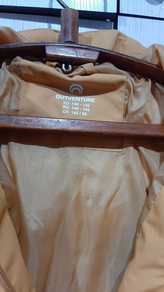 Продам зимний пуховик на девочку