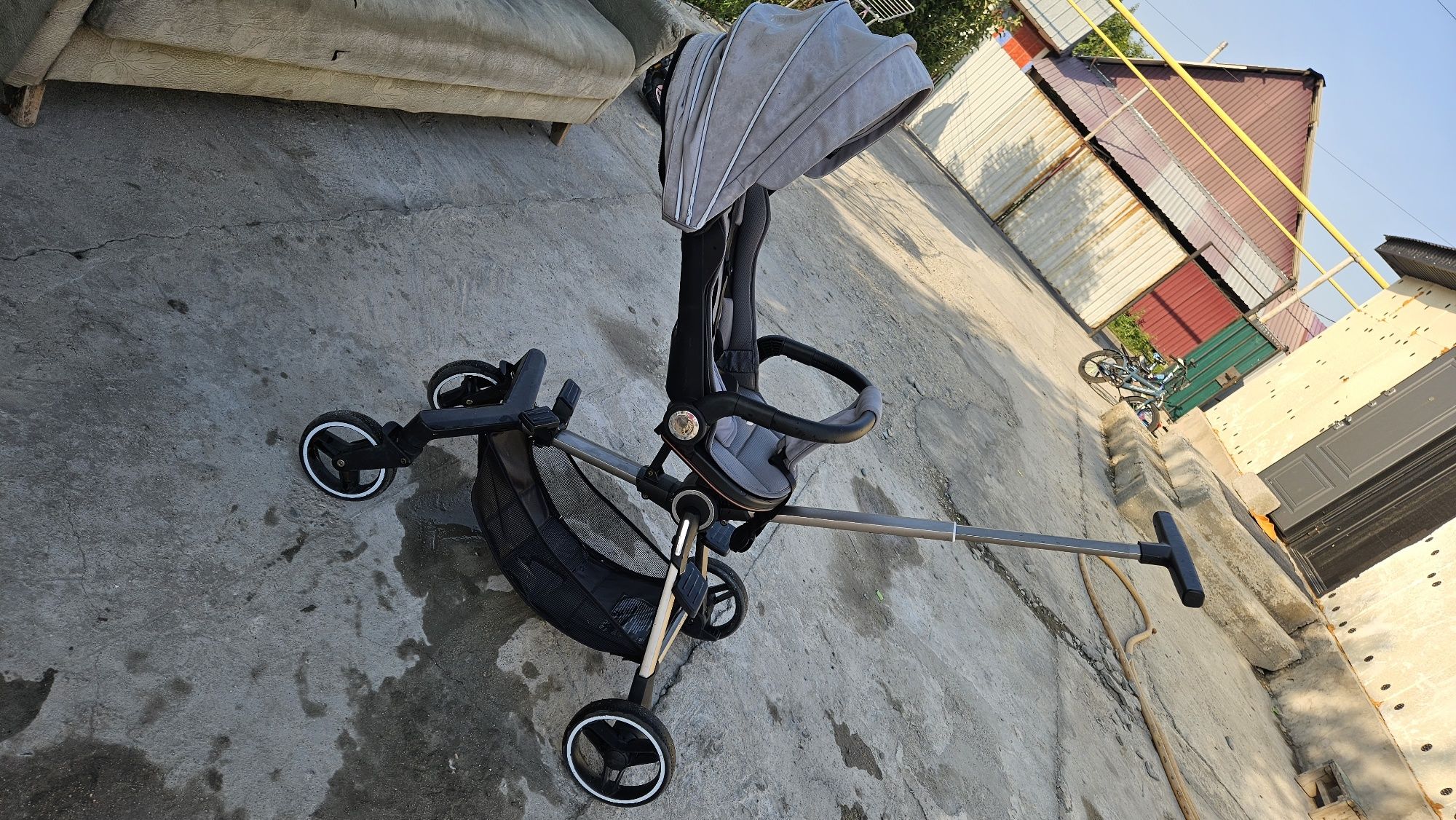 Продам детскую коляску складная
