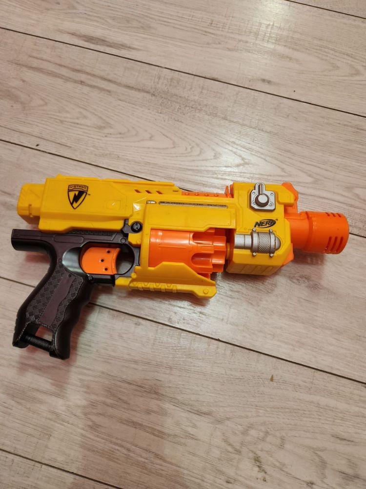 Продам бластер Nerf Barrikade RV-10 оригинал