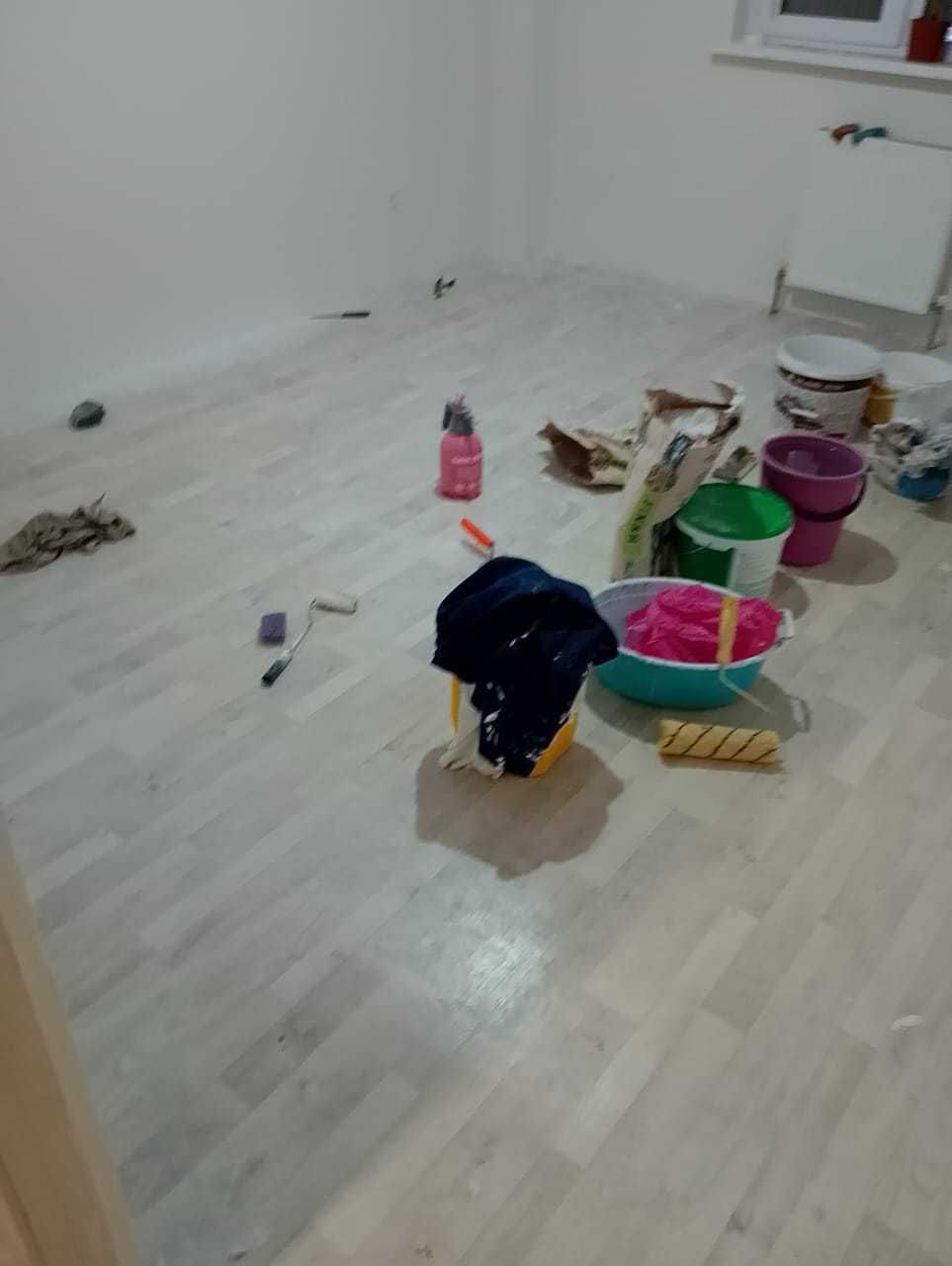 Қолданылған есіктерді сатамын сонымен қатар 80 кв м линолеум сатылады