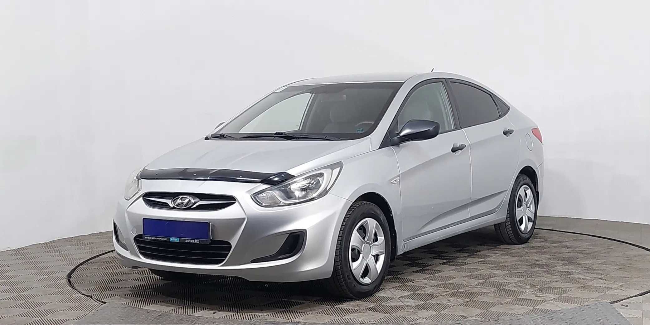 Крепление под фарой на Хэндай Акцент 11-/ Hyundai Accent 11-