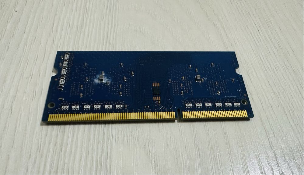Оперативная память (ОЗУ) 2 ГБ, SK hynix korea