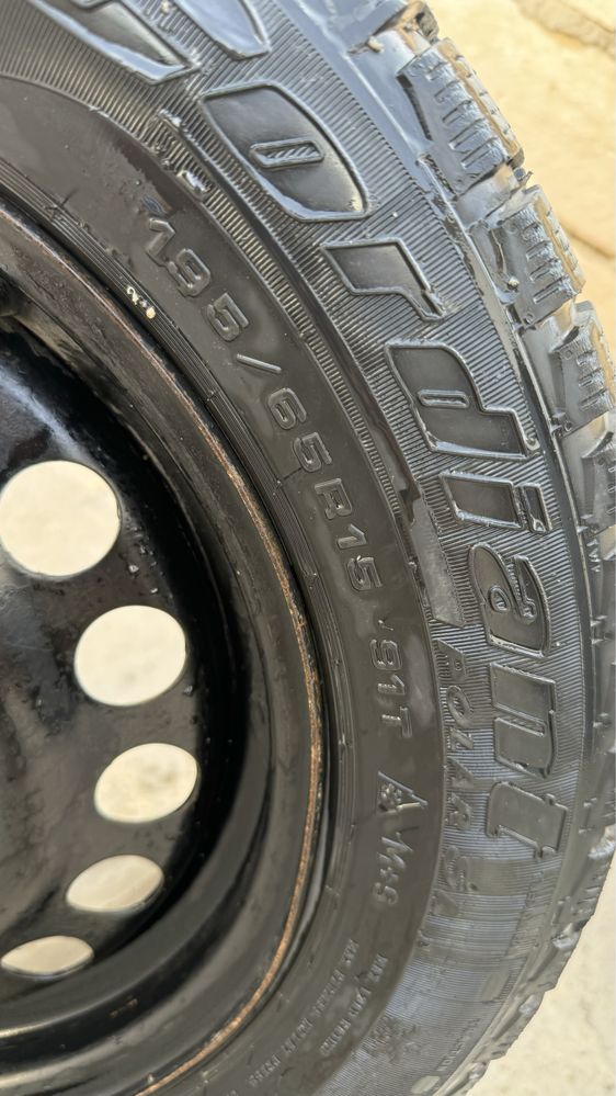 Продам б/у шины 4 шт состояние отличное