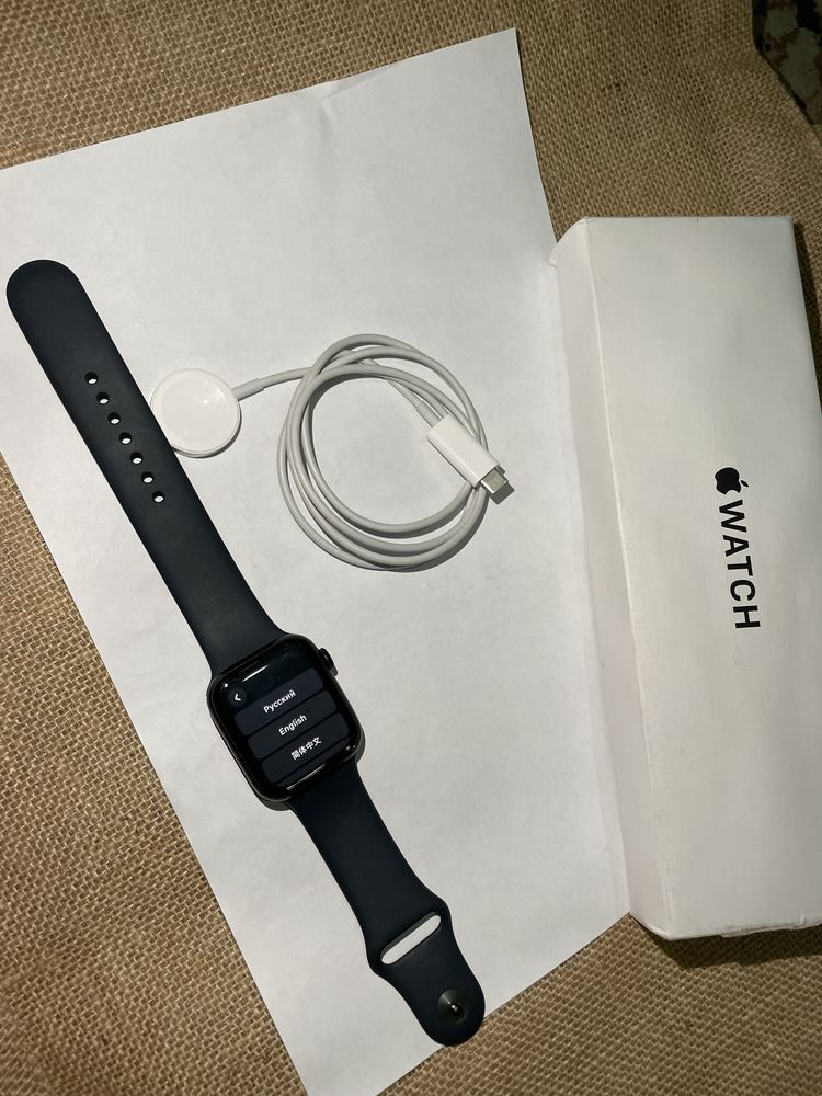 Apple Watch SE 44 мм черный(2024)