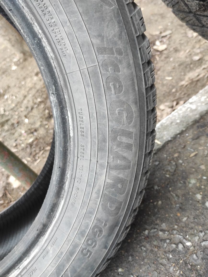 Продам шины зима YOKOHAMA 235*60R18 цена за пару