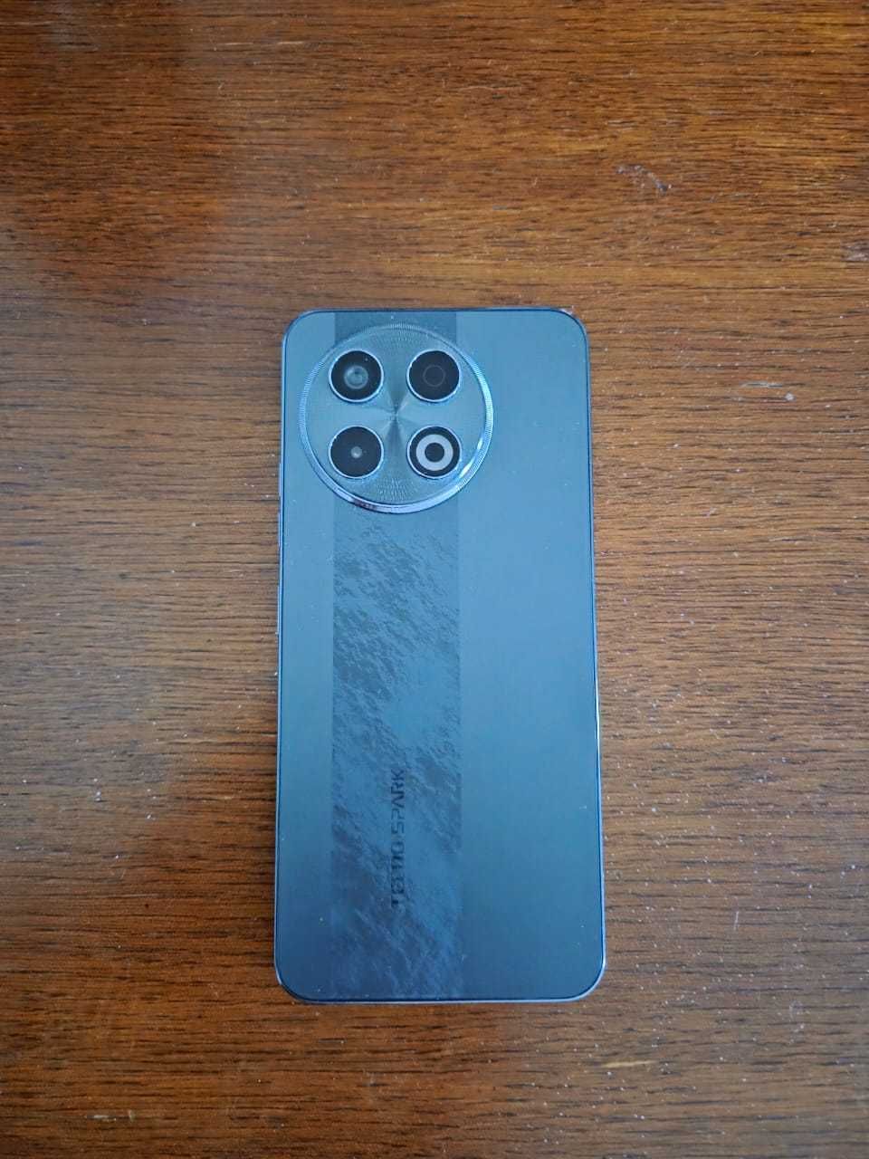 Смартфон Tecno Spark 30 Pro 256 gb Obsidian Edge состояние новое!