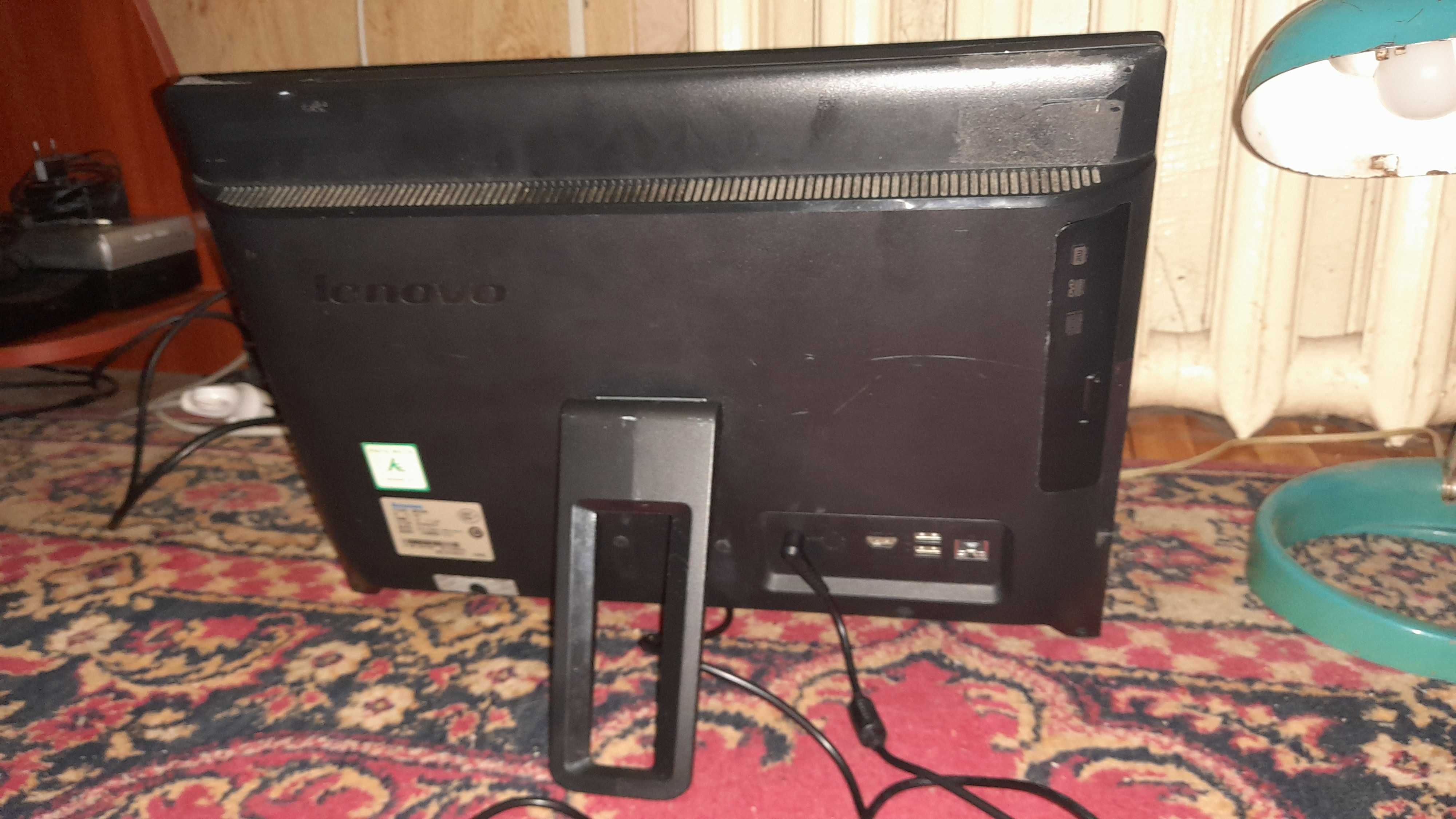Меняю моноблок Lenovo c240 состояние хорошее все работает