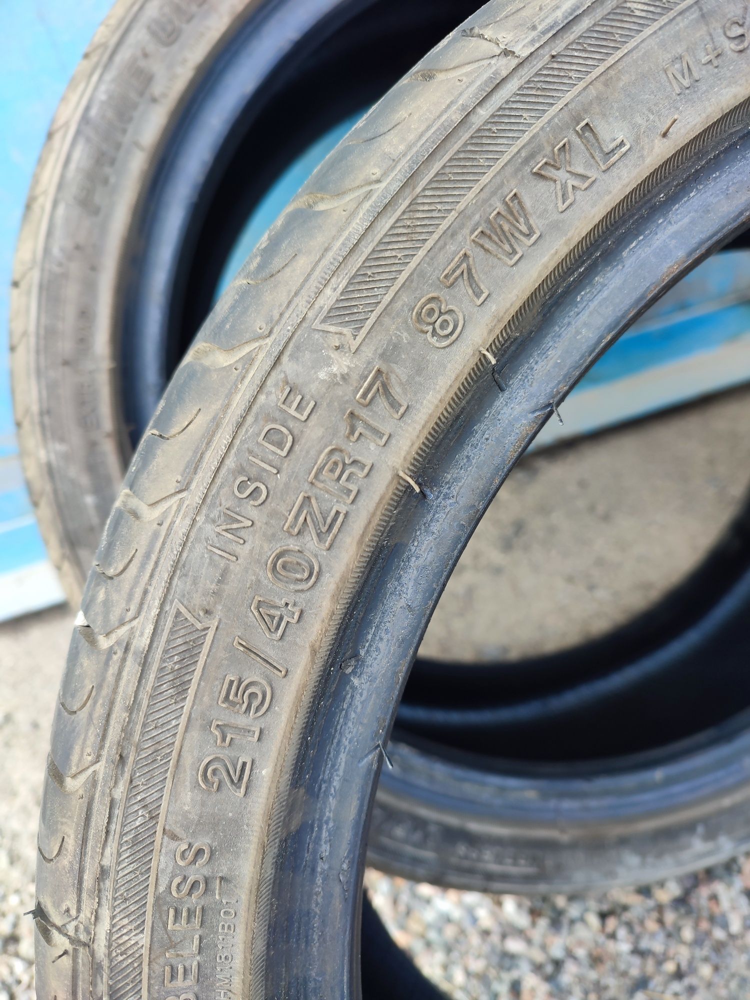 Летняя резина 215/40/R17.
