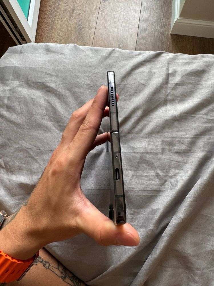 Продаю Samsung Fold 4