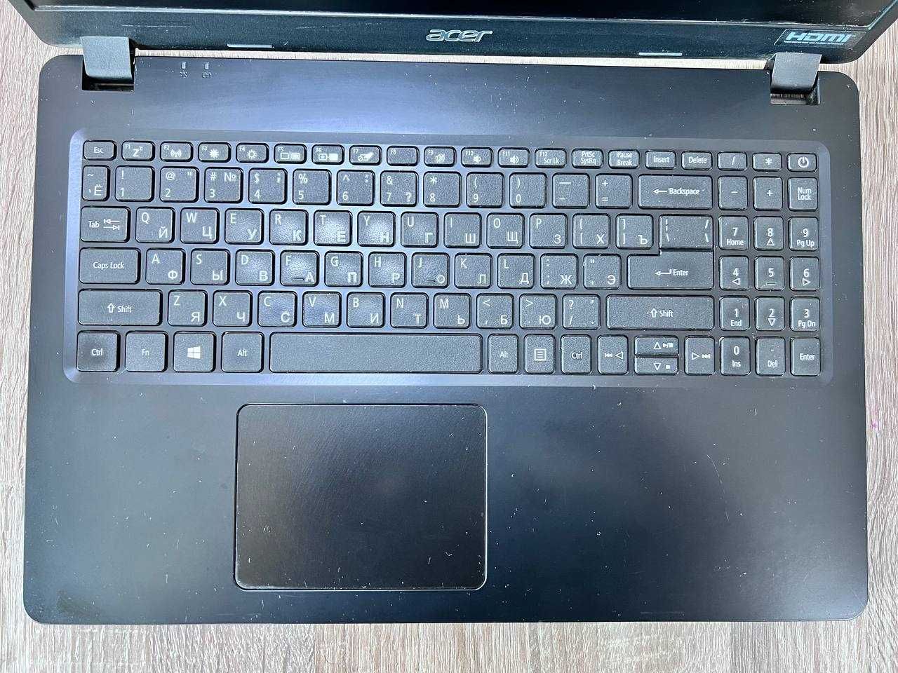 Ноутбук Acer  i3/4GB/256GB SSD