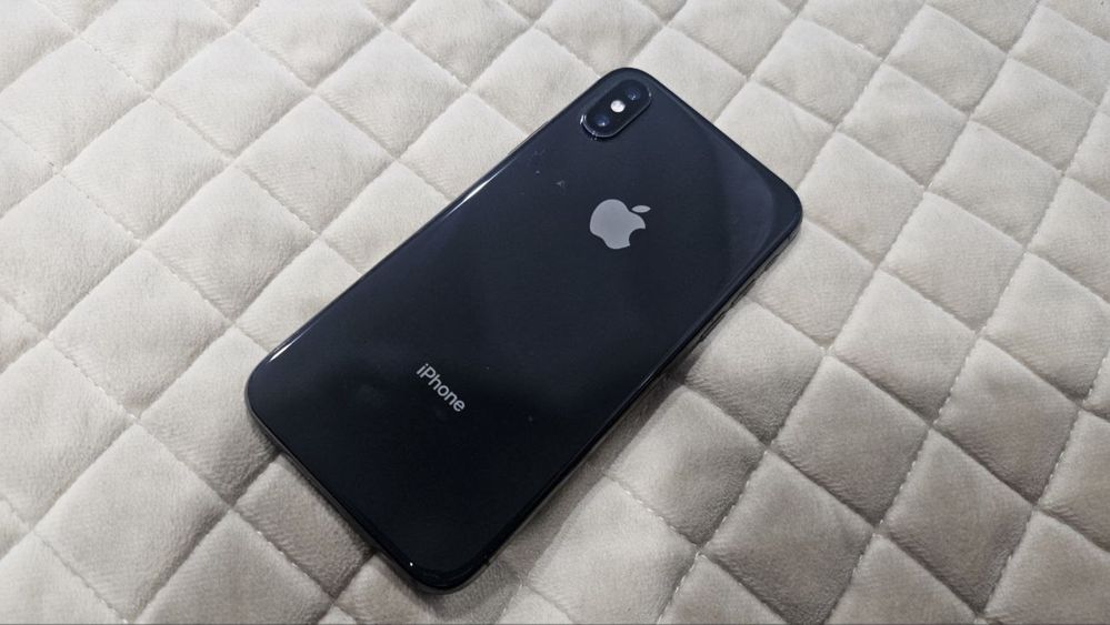 Продам iPhone X (3/64)