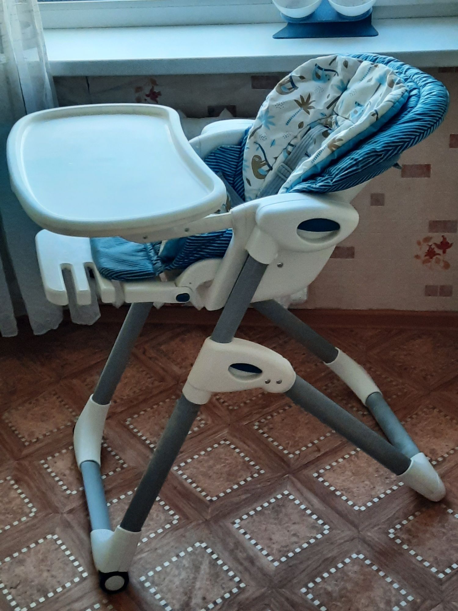 Детский стул от joie