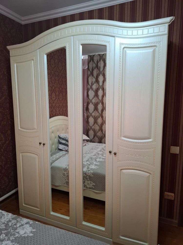 Спальный гарнитур за 150000