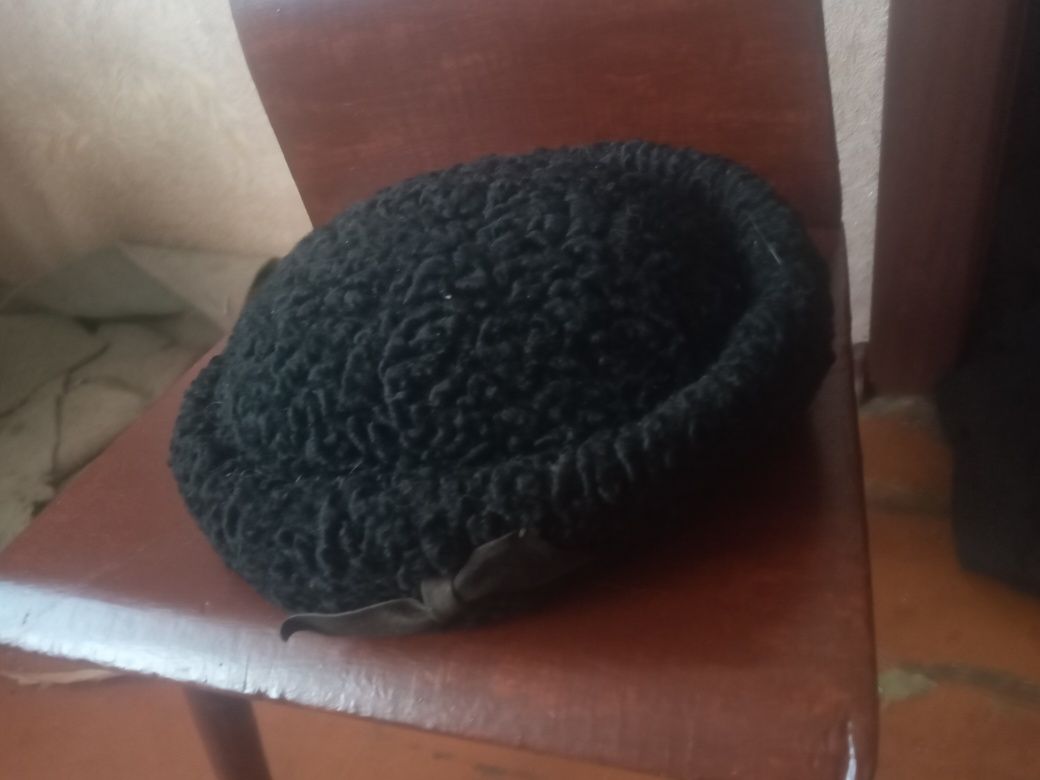 Продам шляпки женские