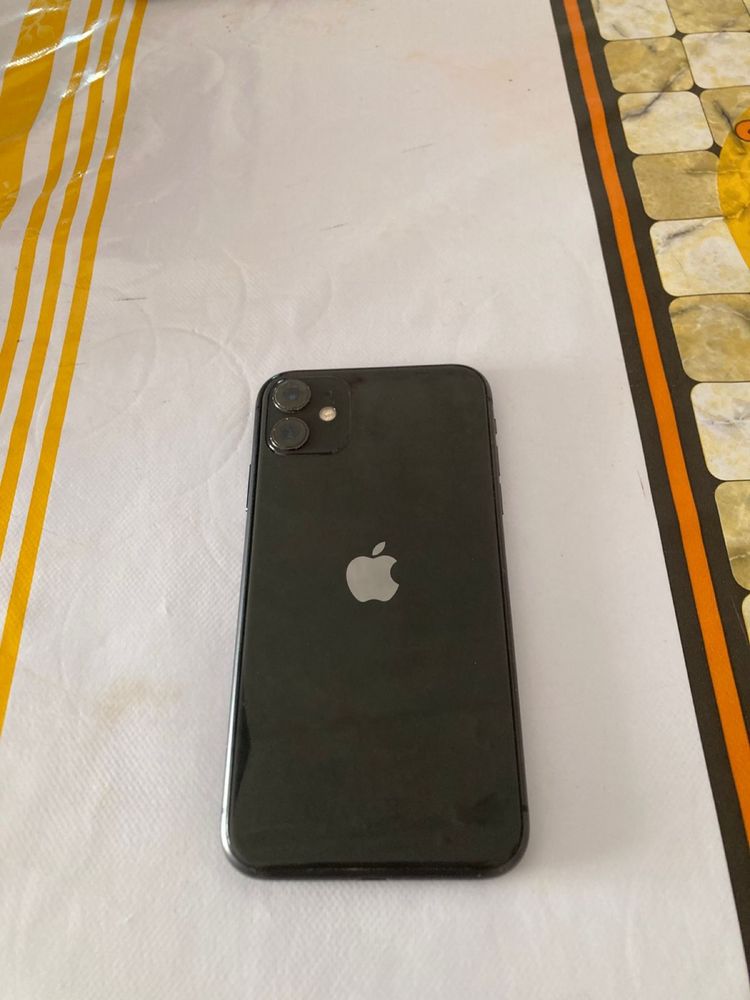 продам айфон 11