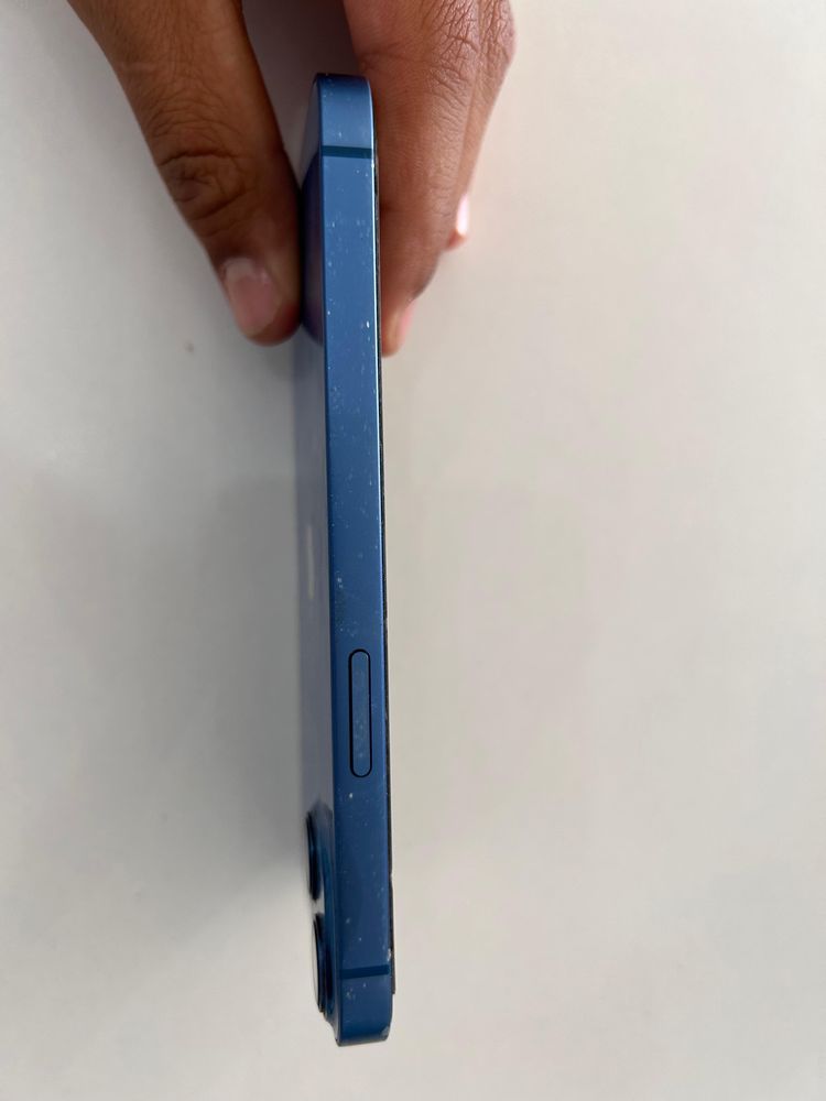 Iphone 13 blue