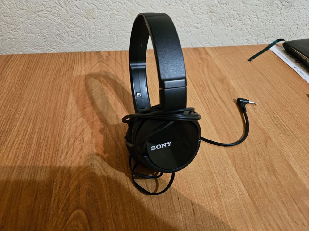 Продам наушники Sony