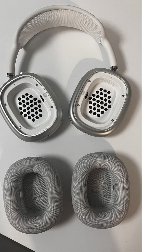 Продаю наушники air pods max.