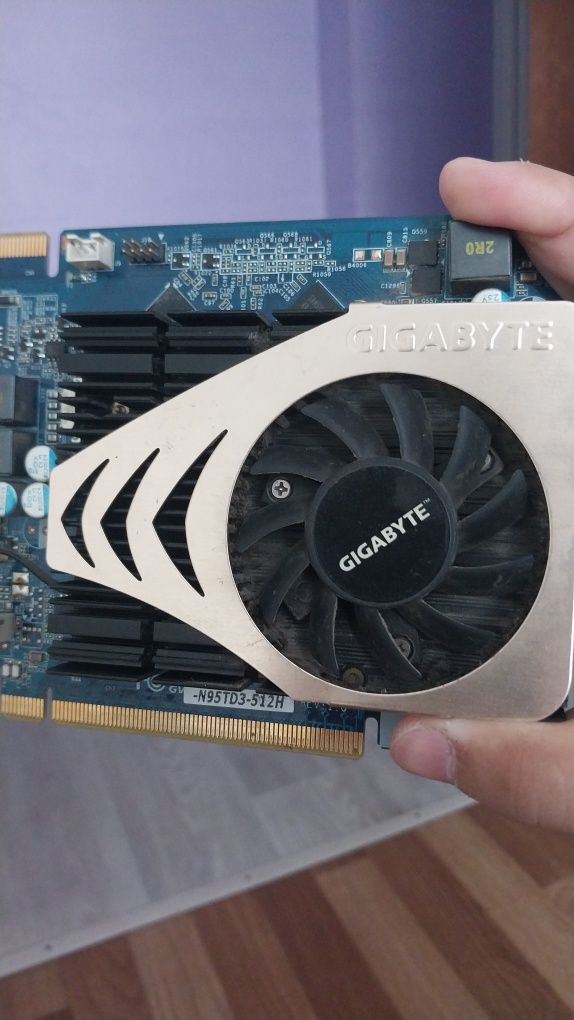Продаю видеокарту Gigabyte GeForce 9500 GT