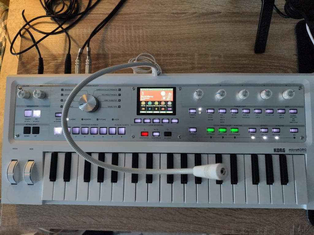 Синтезатор Korg Microkorg 2