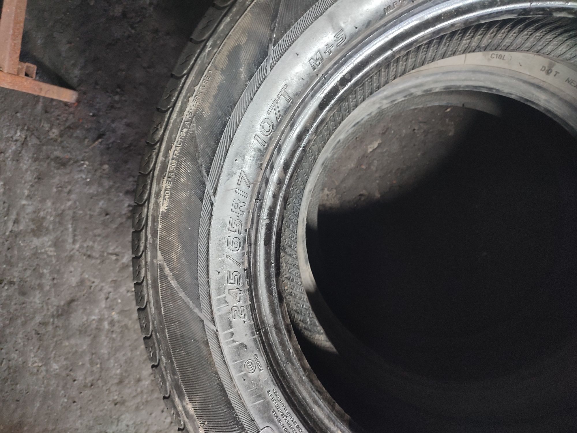Шина безкамерка размер 245/65 R17