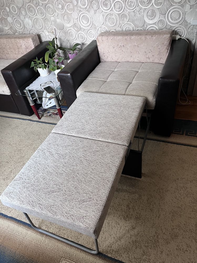 Продам 2 кресла трансформер