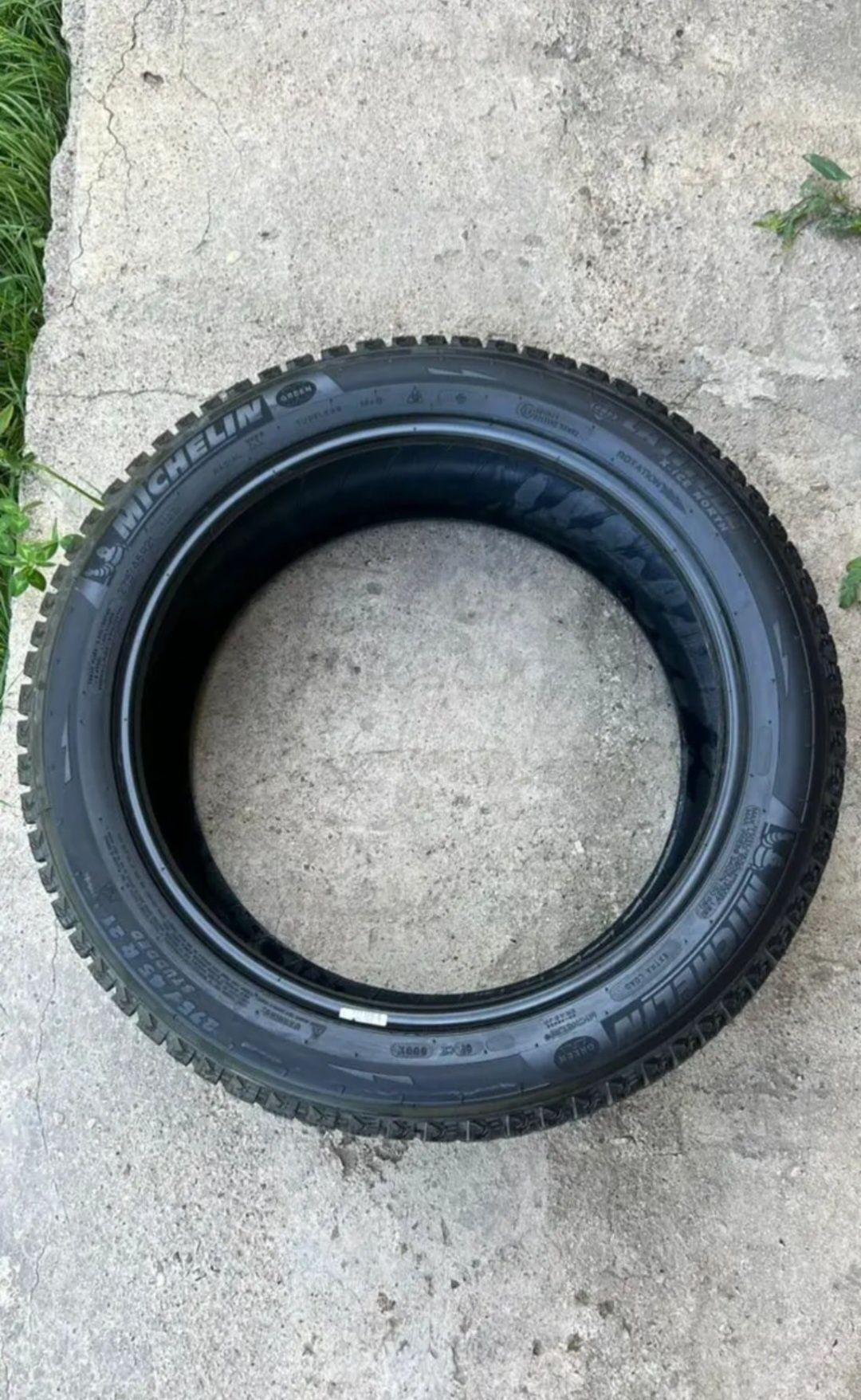 Продам почти новые шины 275/45 R21